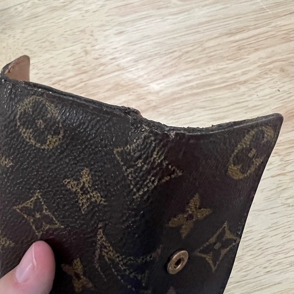 Used LV 4 key holder - Picture 12 of 13